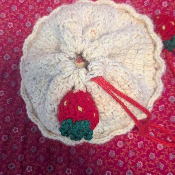 Handmade Knit Strawberry Bag Whimsicore Novelty Dopamine Dressing Round‎ Crochet - Picture 3 of 7